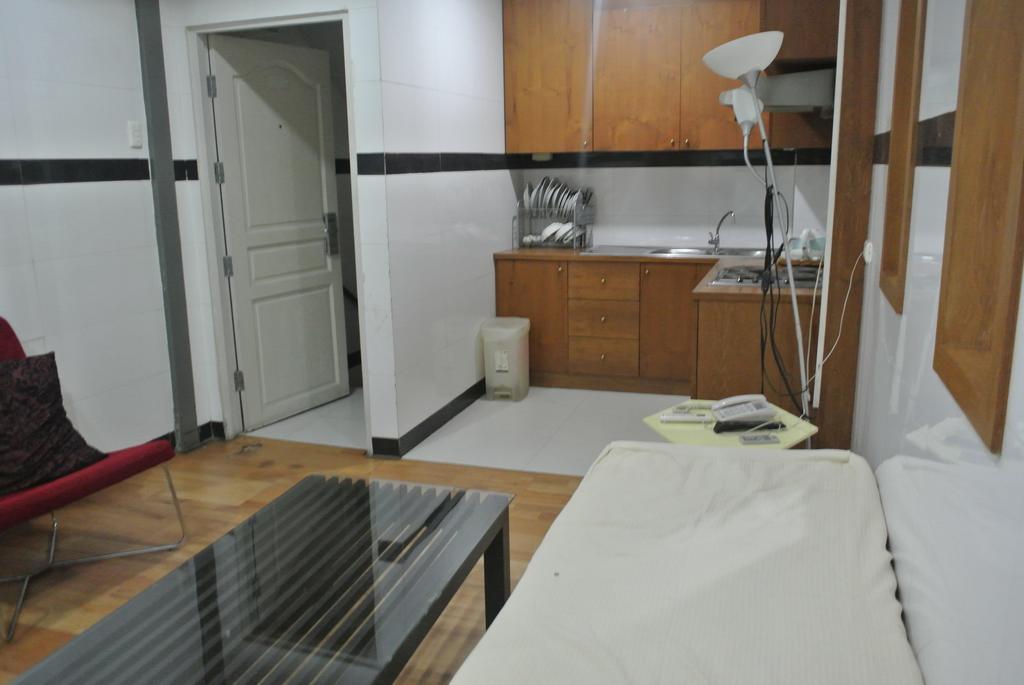 Sun City Hotel Bangkok Zimmer foto