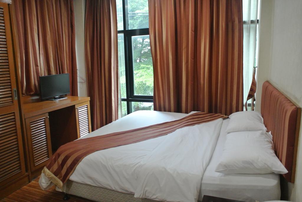 Sun City Hotel Bangkok Exterior foto