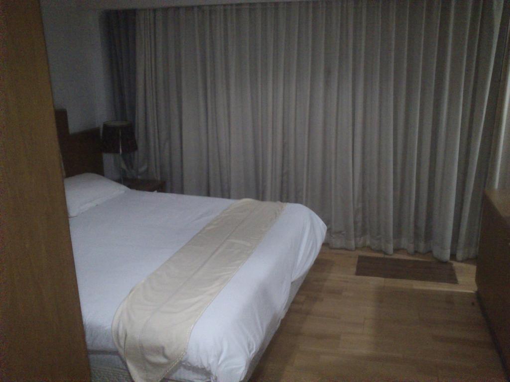 Sun City Hotel Bangkok Exterior foto